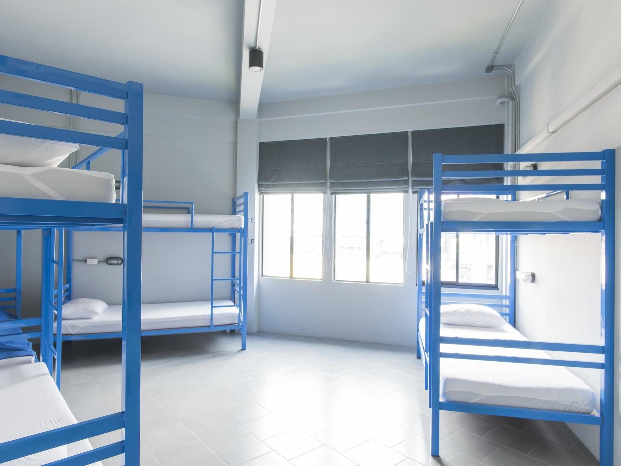 Loftel Station Hostel Bangkok Exterior photo