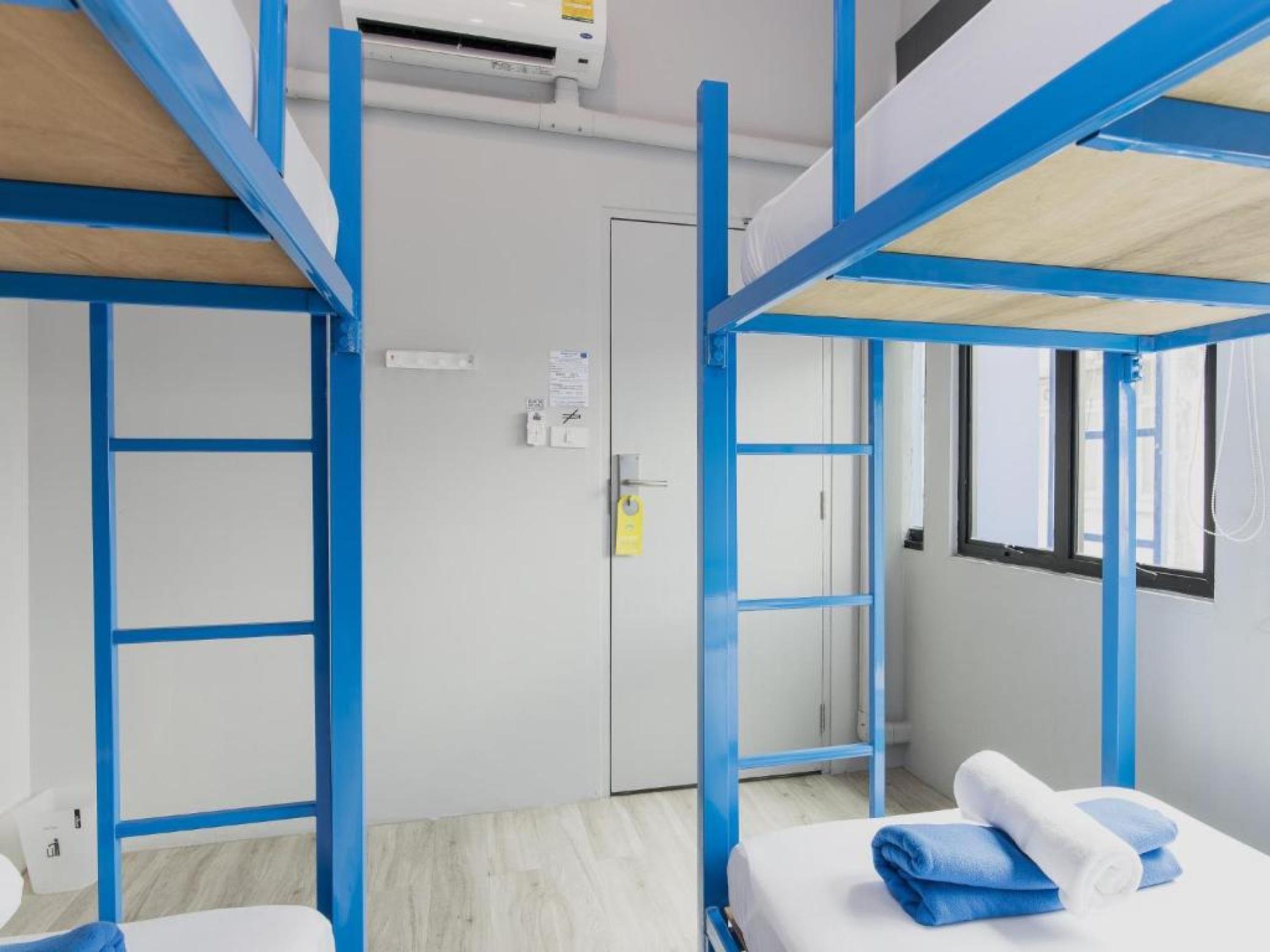 Loftel Station Hostel Bangkok Exterior photo